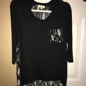 Wishful park black top with feathers & arrows. Lg.